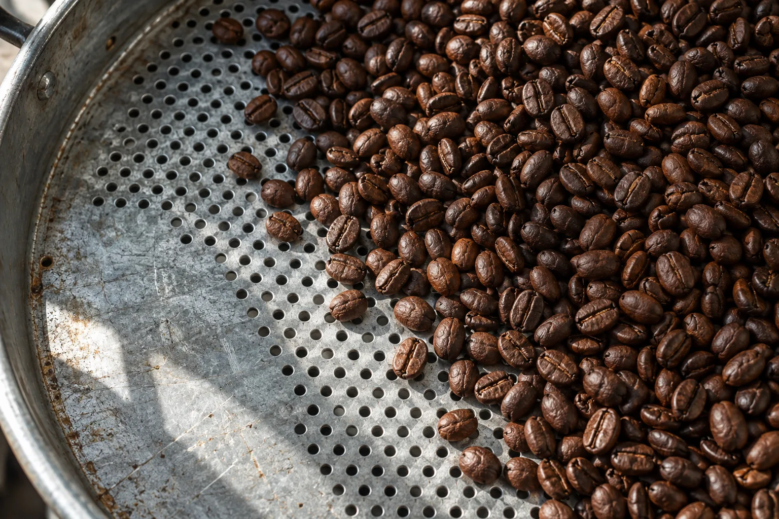 Dark full-city roast beans.