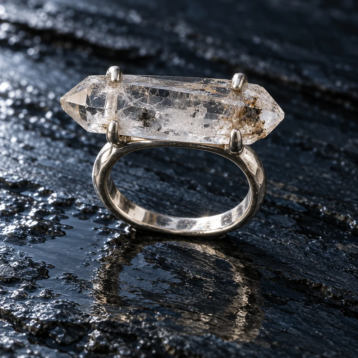 Quartz ring viewed at 0 degrees