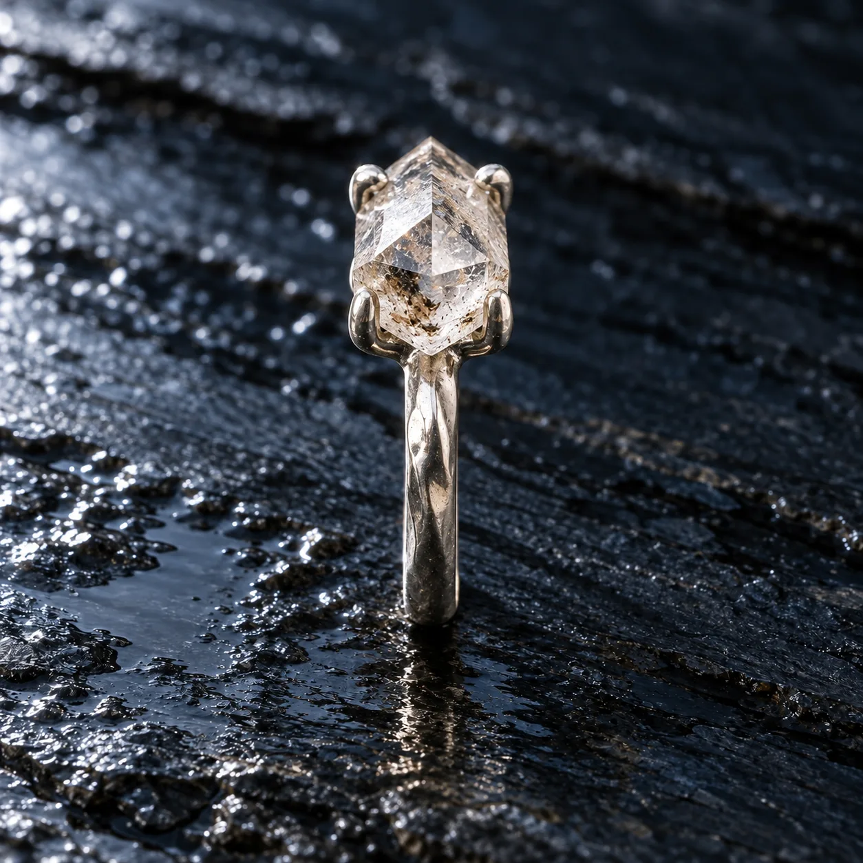 Quartz ring viewed at 90 degrees