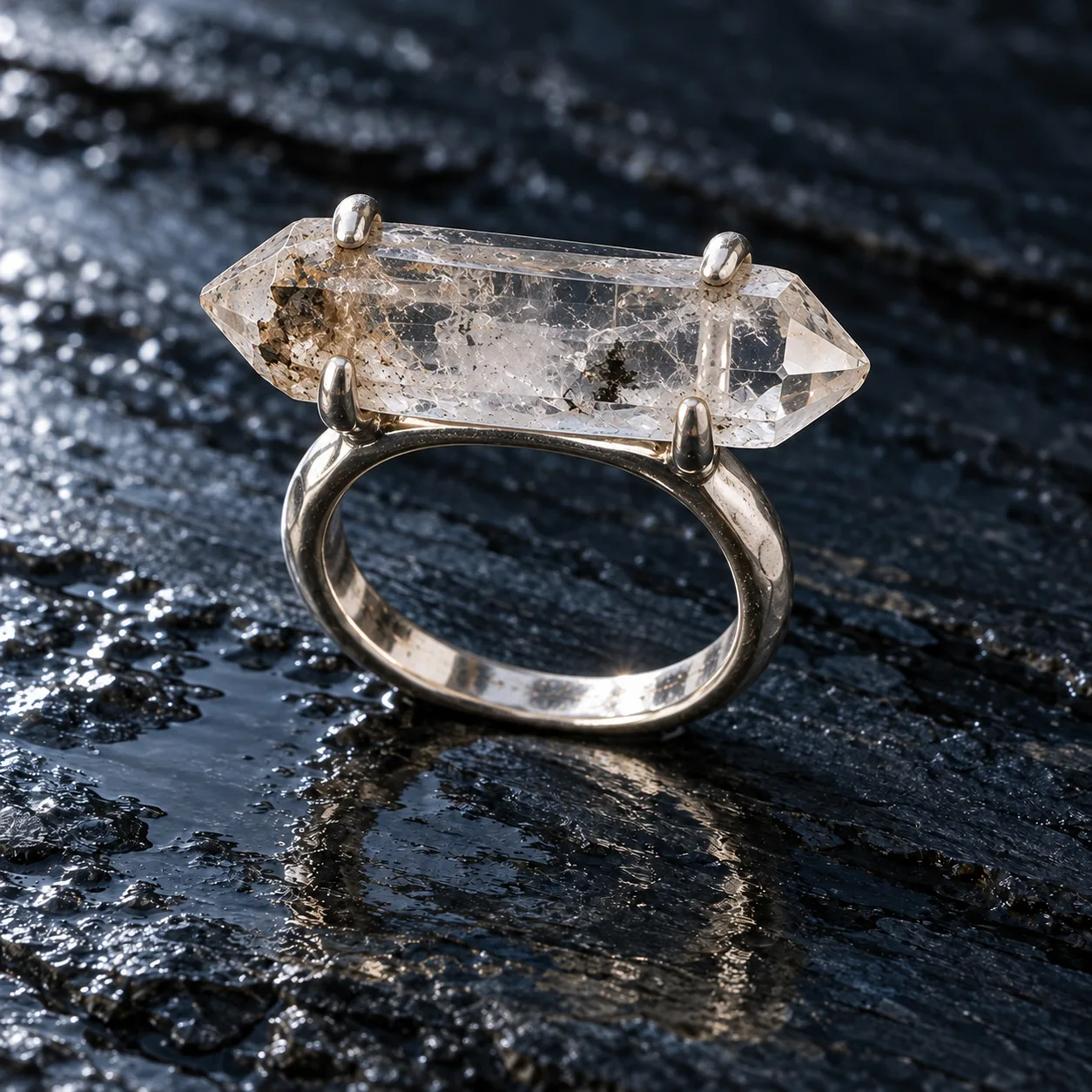 Quartz ring viewed at 150 degrees