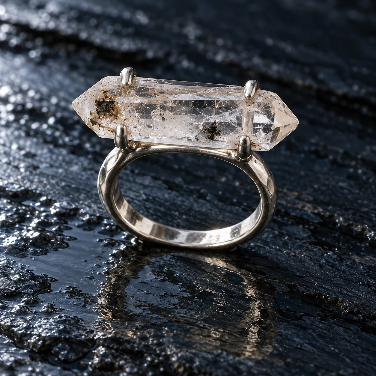 Quartz ring viewed at 210 degrees